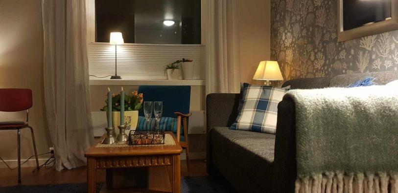 Leilighet I Enebolig Pa Valderoya Ved Alesund Ytterland Exterior foto